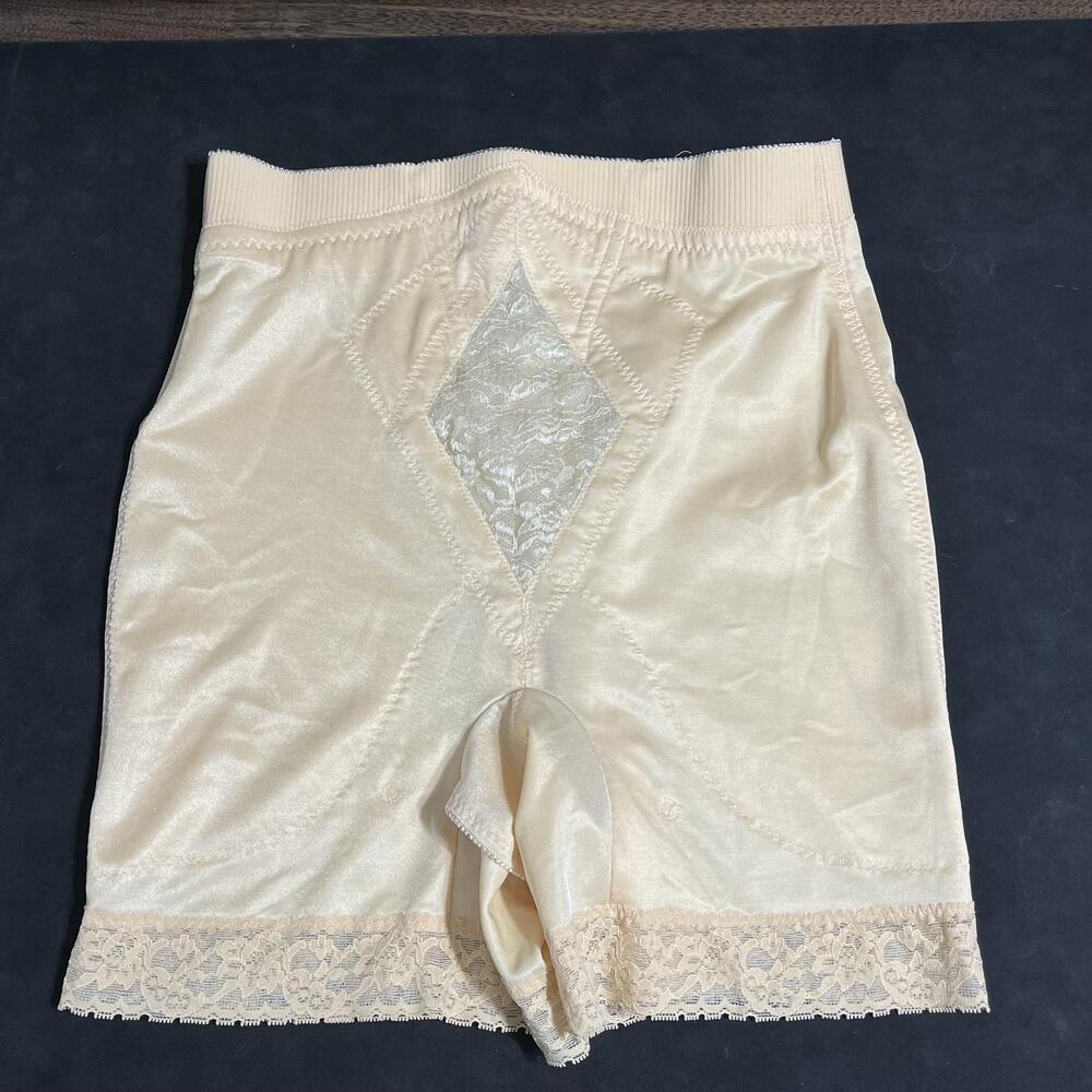 Rago Girdle Shaper Shorts Shapewear Womens 4X/38 Beige Lace High Waist 6206
